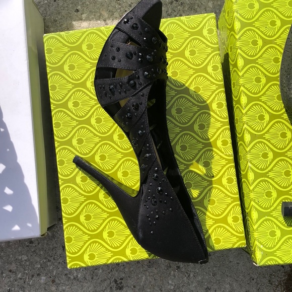 Shoes - Picture 2 of 2